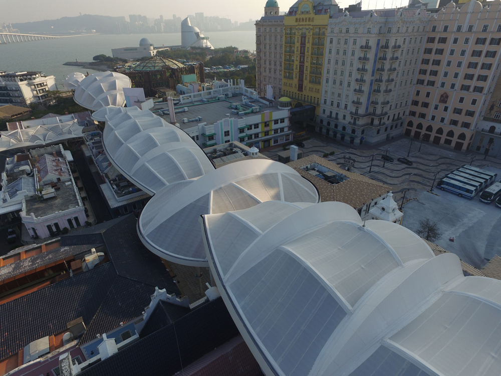 澳门渔人码头励骏大道膜结构工程，膜展开面积约12500平方米，已于2016年11月竣工